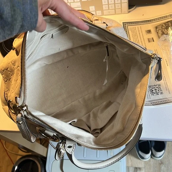 🛑 1 hour sale. Gucci, Cream Ivory Leather Gucci Handbag, w/ COA - Picture 9 of 16